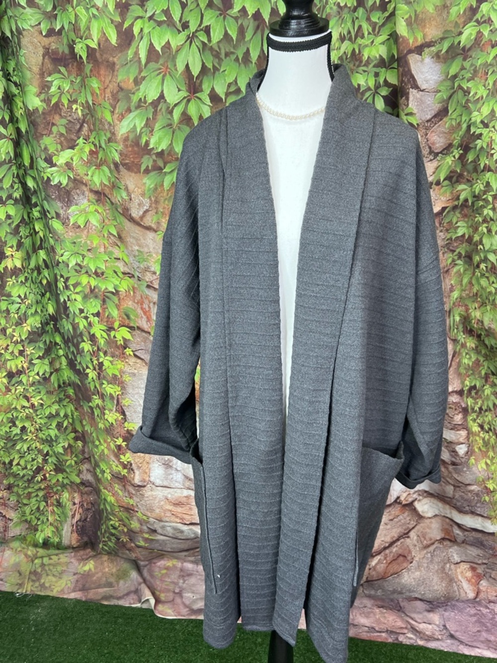 VINTAGE KANAE Luxury Minimalist OversizedTextured Gray Wool Cardigan, M - Picture 3 of 10